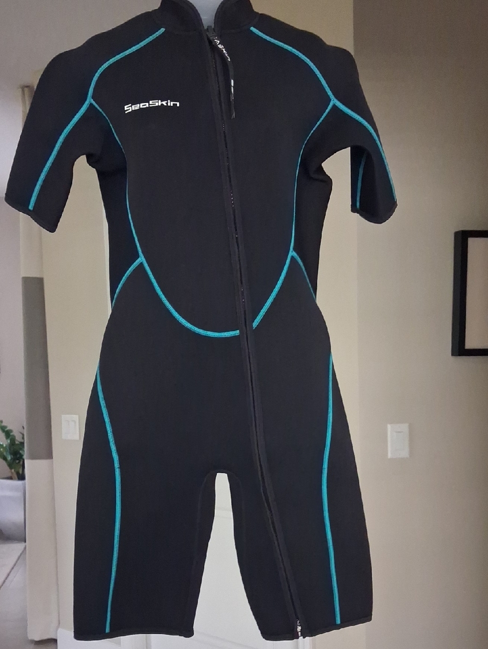 SeaSkin Shorty Wetsuit in Black with Teal Seams Size XL